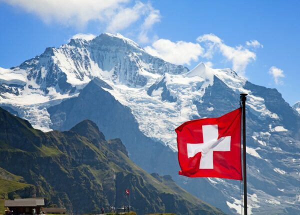 21 доллар за 120 вдохов: как швейцарцы делают деньги из альпийского воздуха