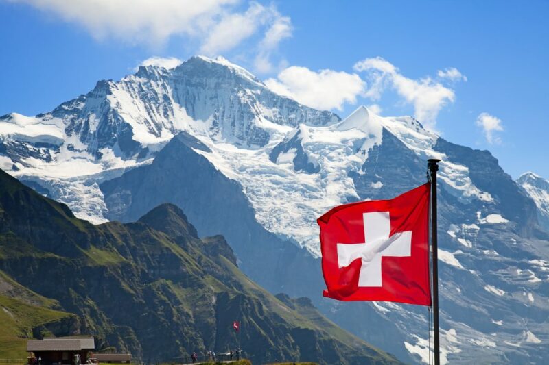 Фотография: 21 доллар за 120 вдохов: как швейцарцы делают деньги из альпийского воздуха №1 - BigPicture.ru