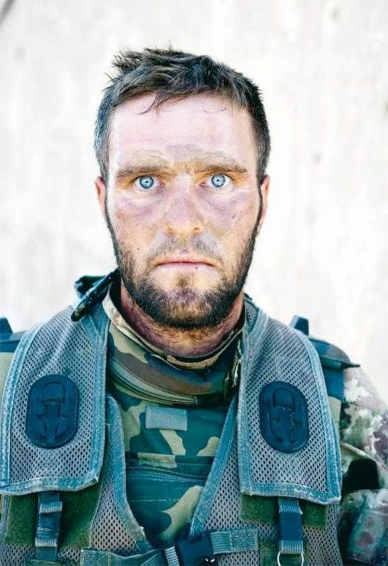 Фотография: Смотрят, но не видят: лица солдат, прошедших через ад №4 - BigPicture.ru