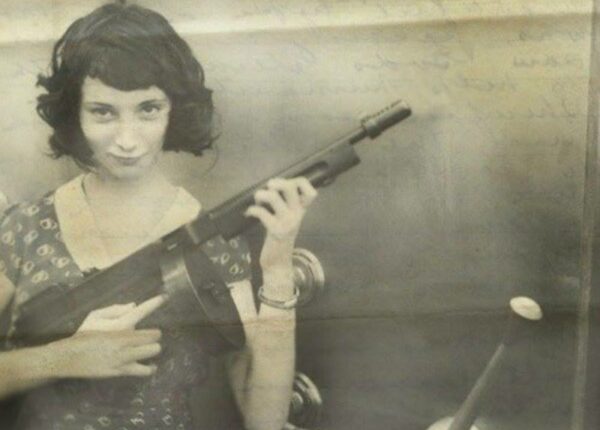 Крестная мать: 25 редких фото женщин гангстерского мира