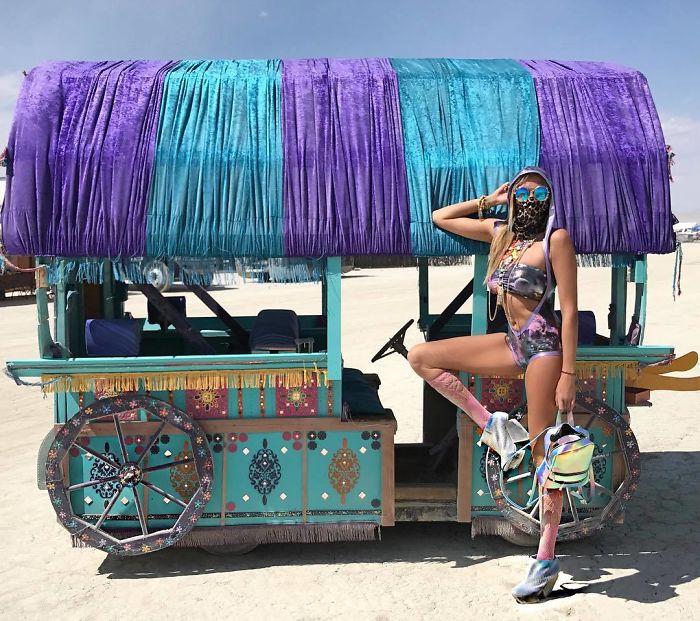 Фотография: Радужный пони и грузовик с рогами: лучшие фотографии с Burning Man 2017 №1 - BigPicture.ru