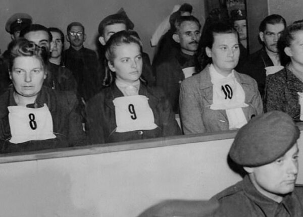 Гиена Освенцима: фотографии жестоких надзирательниц концлагерей уйдут с аукциона