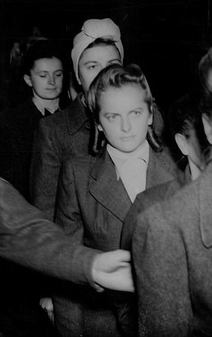 Фотография: Гиена Освенцима: фотографии жестоких надзирательниц концлагерей уйдут с аукциона №3 - BigPicture.ru