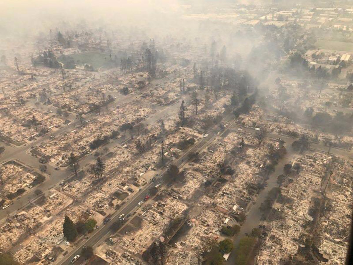 Фотография: Разруха, пепел и дым: апокалиптические фотографии Калифорнии до и после лесных пожаров №21 - BigPicture.ru