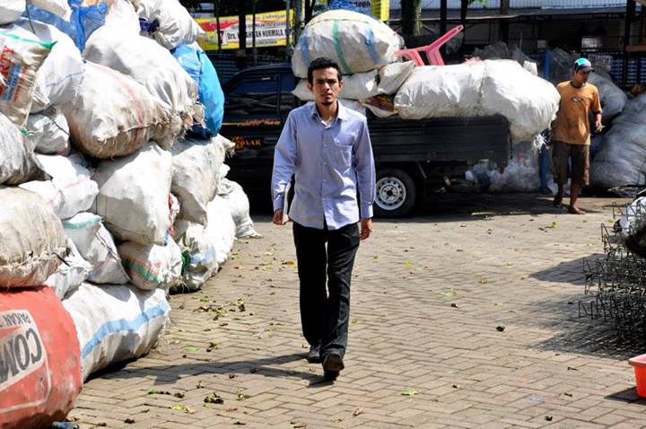 Фотография: Медицина для бедных: индонезийцы платят за здоровье мусором №2 - BigPicture.ru