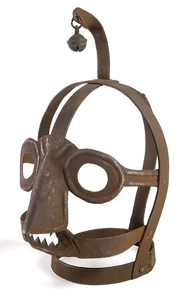 Фотография: Держи язык за зубами: железная маска, с помощью которой в Средневековье наказывали за сплетни №6 - BigPicture.ru