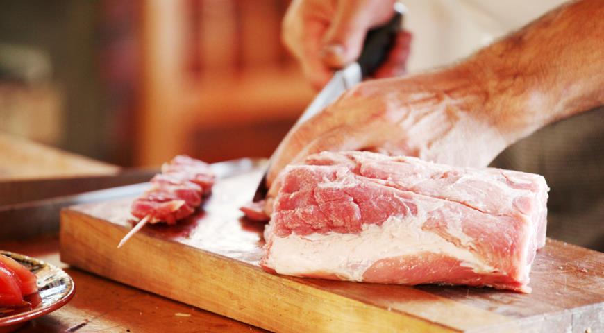 Фотография: Как правильно выбирать мясо на рынке и в магазинах. Советы от настоящего мясника №7 - BigPicture.ru