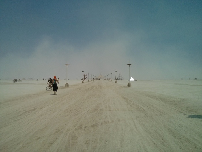 Фотография: Burning Man глазами обывателя: набор для выживания, пробки и богатые туристы №8 - BigPicture.ru