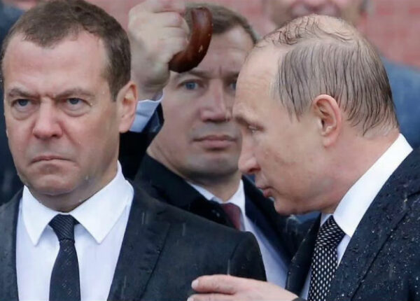 От «Путин краб» до «Пыни»: в Москве пройдет выставка мемов с президентом