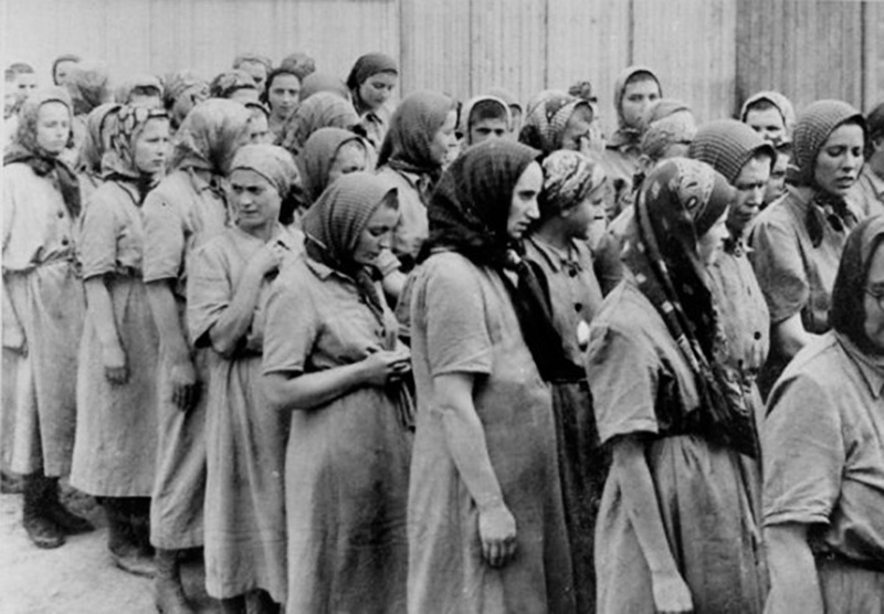 Фотография: Смертельный стриптиз в Освенциме №5 - BigPicture.ru