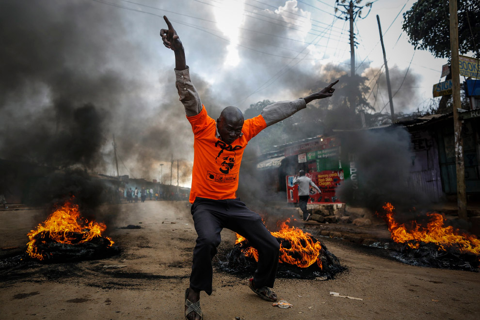 Фотография: Кения в огне: выборы спровоцировали кровопролитные столкновения №6 - BigPicture.ru
