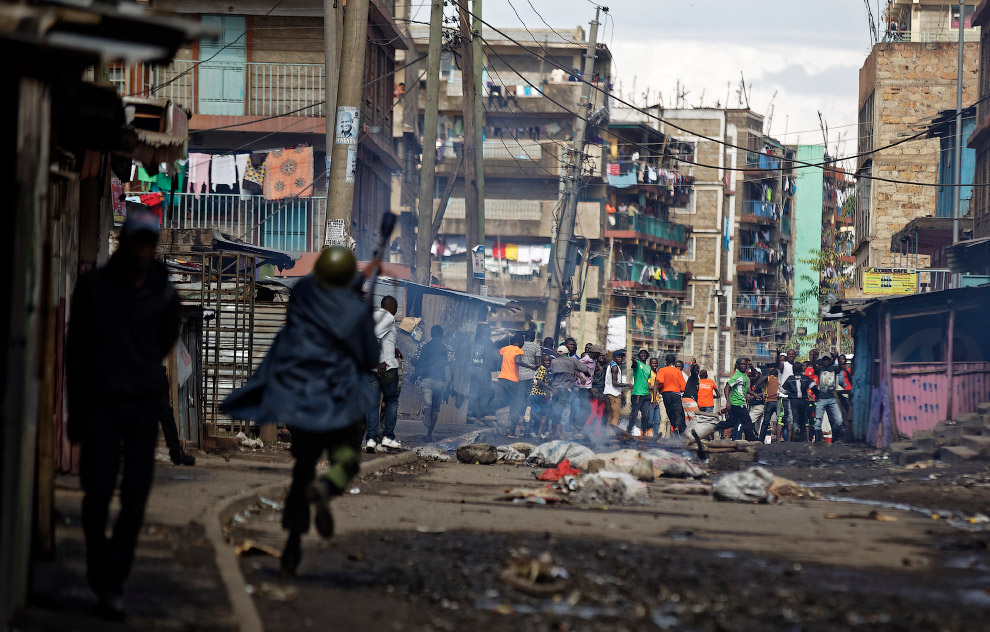 Фотография: Кения в огне: выборы спровоцировали кровопролитные столкновения №9 - BigPicture.ru