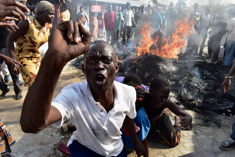 Фотография: Кения в огне: выборы спровоцировали кровопролитные столкновения №12 - BigPicture.ru