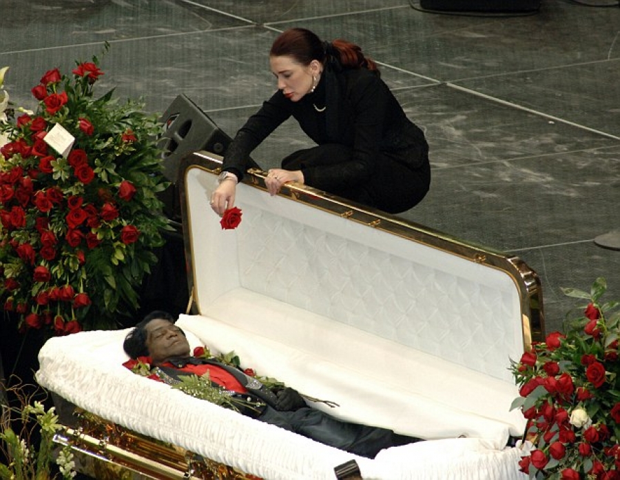 Фотография: Как проходили самые дорогие и пышные похороны известных людей в истории №13 - BigPicture.ru