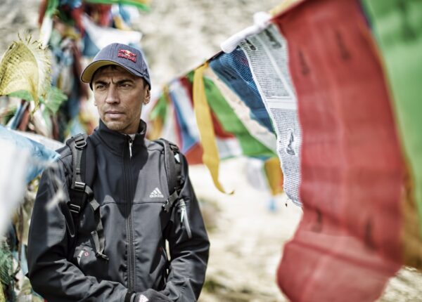 Последний прыжок: в Непале разбился легендарный парашютист Валерий Розов