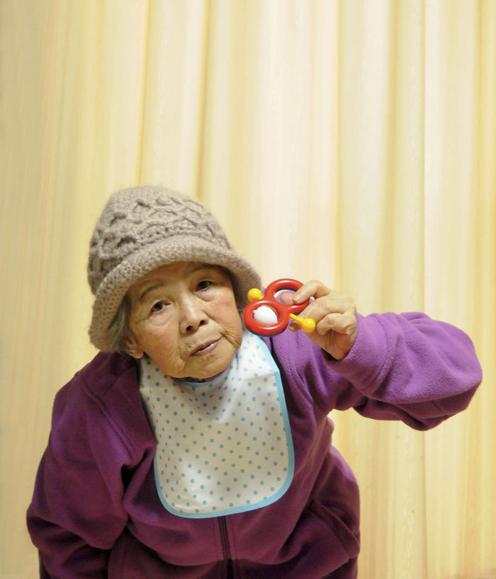 Фотография: Японская бабушка стала фотографом в 72 и теперь делает смешные автопортреты №13 - BigPicture.ru