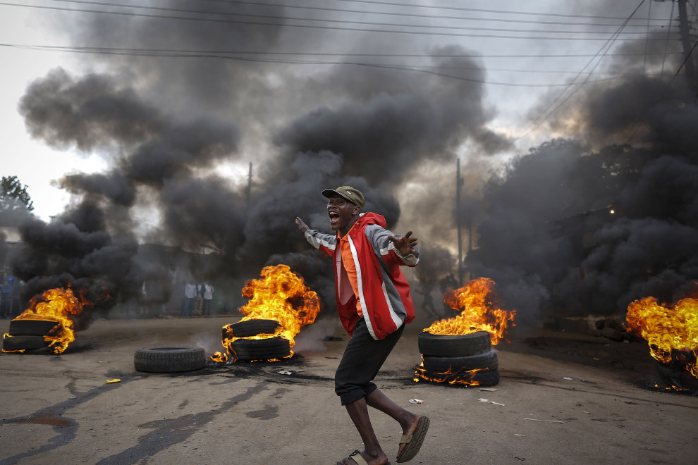 Фотография: Кения в огне: выборы спровоцировали кровопролитные столкновения №15 - BigPicture.ru