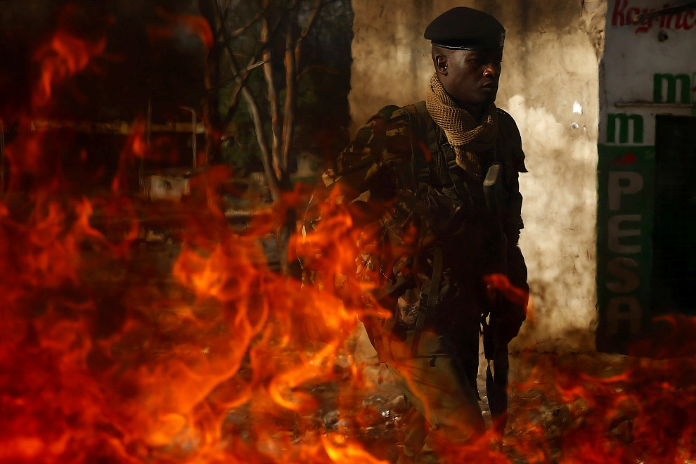 Фотография: Кения в огне: выборы спровоцировали кровопролитные столкновения №17 - BigPicture.ru