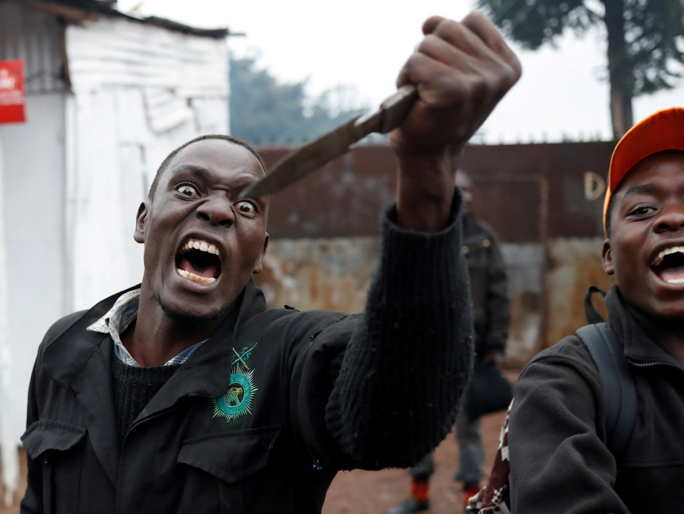 Фотография: Кения в огне: выборы спровоцировали кровопролитные столкновения №19 - BigPicture.ru