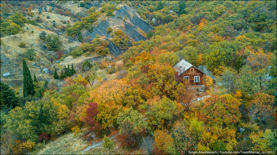 Фотография: Великолепные фотографии осеннего Крыма с квадрокоптера №32 - BigPicture.ru