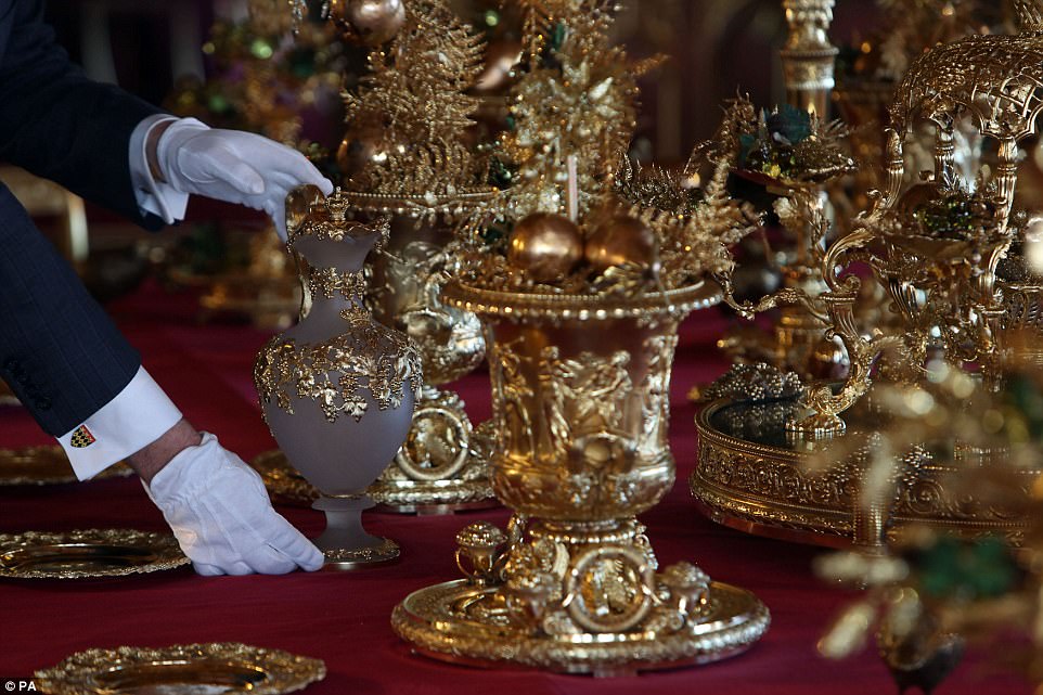 Фотография: Рождество по-королевски: замок Елизаветы II украсили к празднику №5 - BigPicture.ru