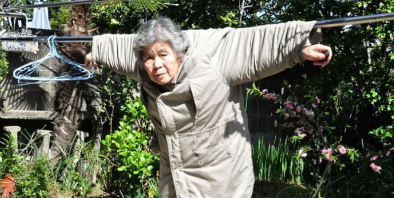 Фотография: Японская бабушка стала фотографом в 72 и теперь делает смешные автопортреты №1 - BigPicture.ru