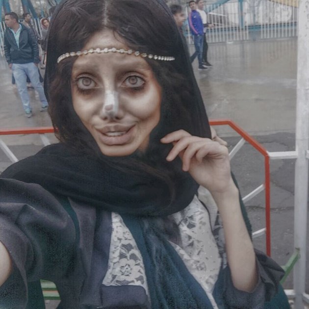 Фотография: Иранка сделала 50 операций ради сходства с Анджелиной Джоли и теперь похожа на зомби №11 - BigPicture.ru
