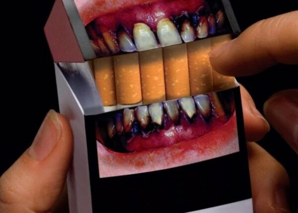 Покури, если осмелишься: картинки на сигаретных пачках станут еще страшнее