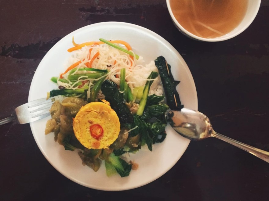 Фотография: Какую еду обязательно нужно попробовать во Вьетнаме: суп фо, рисовые рулеты и сладкий кофе №11 - BigPicture.ru