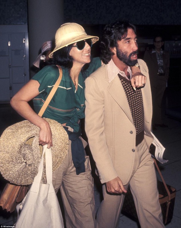 Фотография: Меха, сигары и папарацци: как знаменитости путешествовали в 70-х №15 - BigPicture.ru