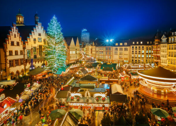 Рождество в Европе: самые красивые городские елки и праздничные ярмарки