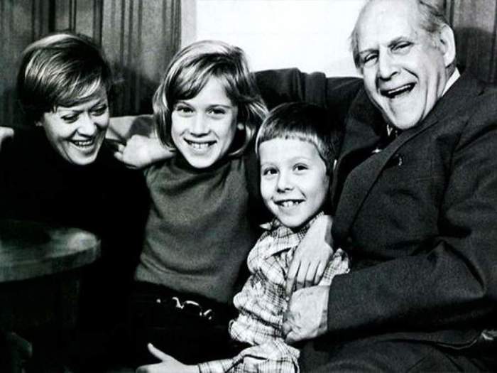 Фотография: Из личных архивов - трогательные семейные фото любимых с детства актеров №5 - BigPicture.ru