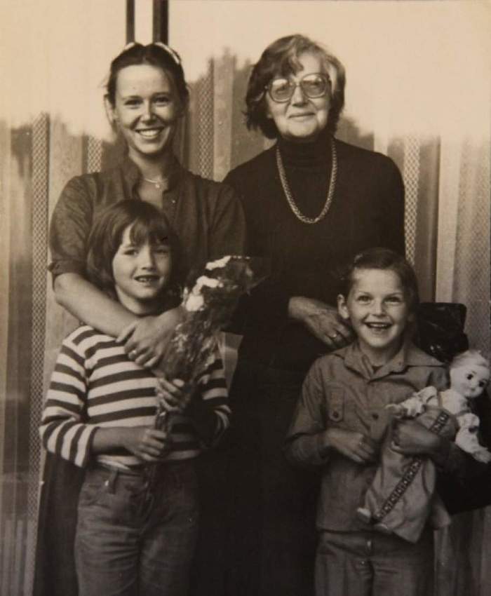 Фотография: Из личных архивов - трогательные семейные фото любимых с детства актеров №12 - BigPicture.ru