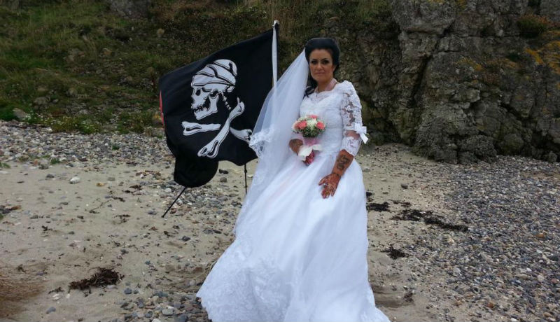 Фотография: Жених с того света: британка разочаровалась в мужчинах и вышла замуж за призрака №1 - BigPicture.ru