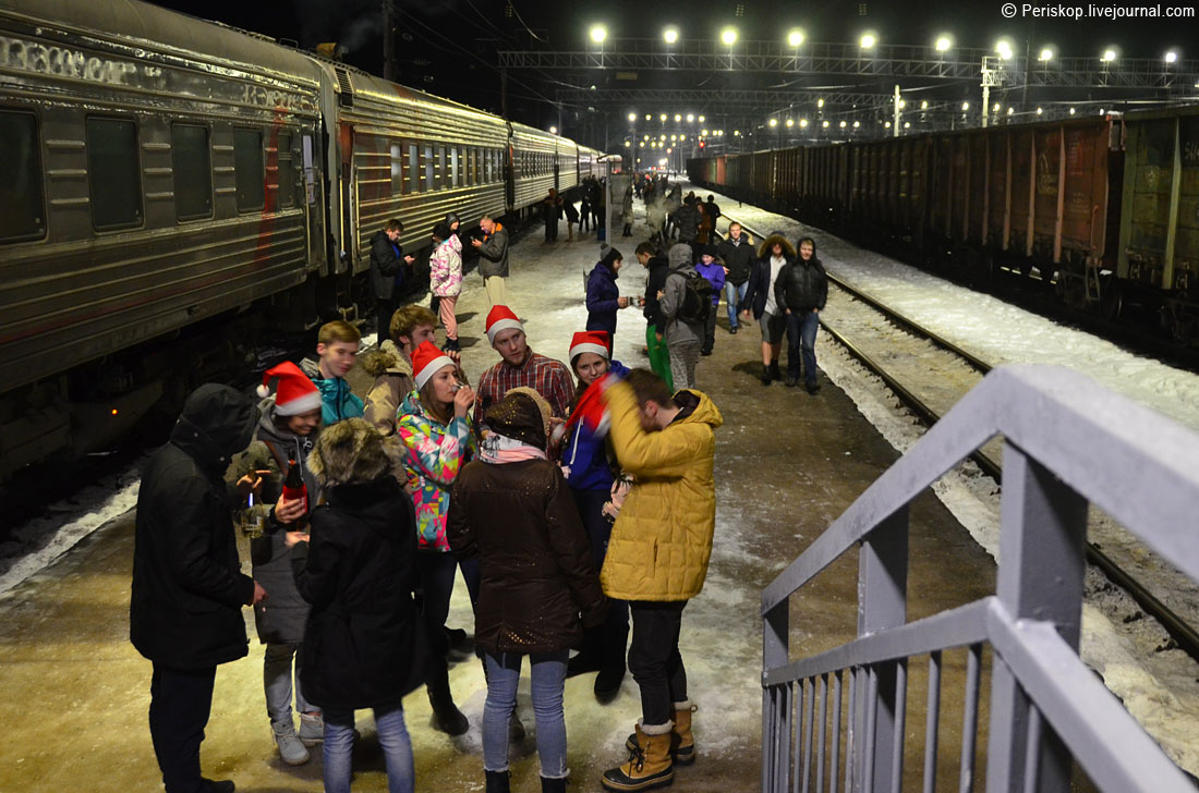 Фотография: Ломаем стереотипы: как встретить и провести Новый год в плацкартном вагоне №19 - BigPicture.ru