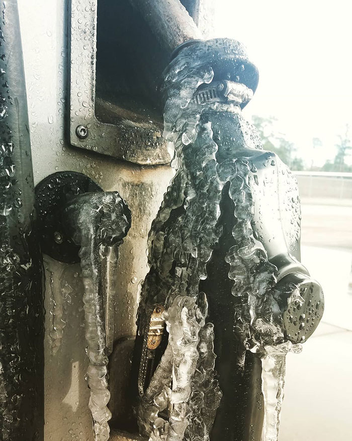 Фотография: В США и Канаде так холодно, что в домах лопаются стекла №23 - BigPicture.ru