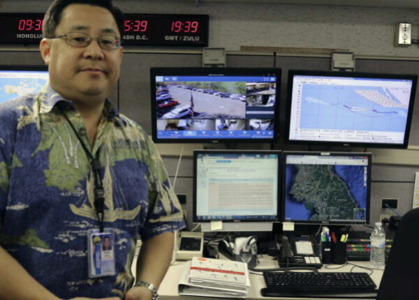 Гавайское агентство по чрезвычайным ситуациям, которое рассылало ложные оповещения о ракетном ударе, хранило пароль на стикере на мониторе