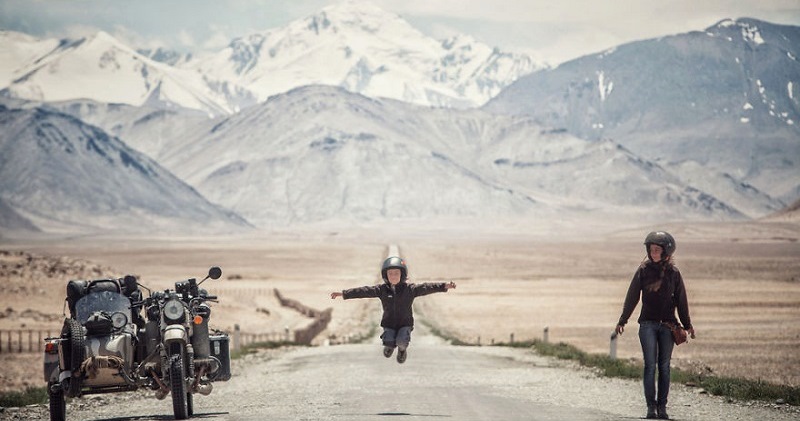 Фотография: Восточная сказка: фотограф провез семью на мотоцикле от Румынии до Монголии №1 - BigPicture.ru