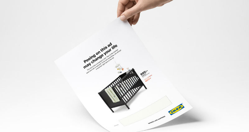Фотография: IKEA предложила беременным женщинам помочиться на рекламу ради скидки №1 - BigPicture.ru