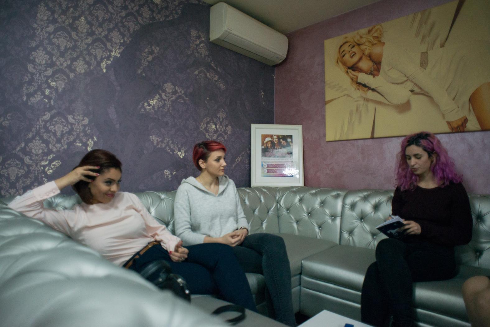 Фотография: Виртуальные секс-работники: как устроен бизнес вебок в Румынии №7 - BigPicture.ru