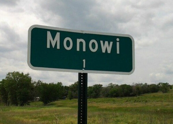 Как живет единственный житель города Монови