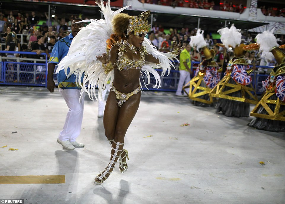 Фотография: Буйство плоти, пота и блесток: Рио-де-Жанейро захватил карнавал №13 - BigPicture.ru