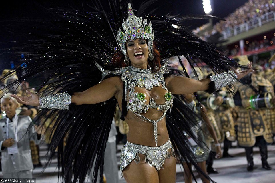 Фотография: Буйство плоти, пота и блесток: Рио-де-Жанейро захватил карнавал №19 - BigPicture.ru