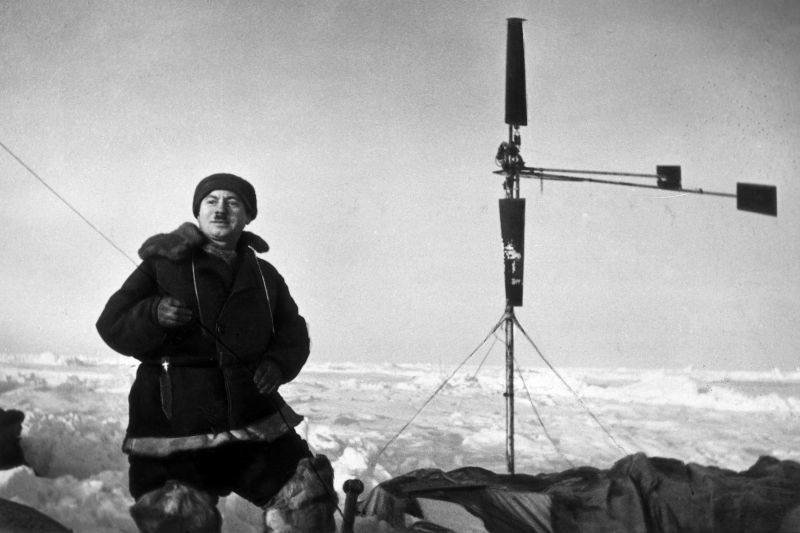 Фотография: Как советская экспедиция создала первую в мире полярную дрейфующую станцию на льдине №2 - BigPicture.ru