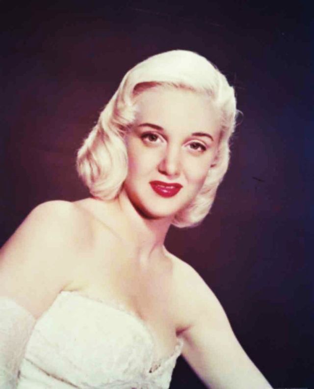 Фотография: Джентльмены предпочитают блондинок: 17 звездных красоток из 50-х, по которым могли бы сохнуть наши дедушки №27 - BigPicture.ru
