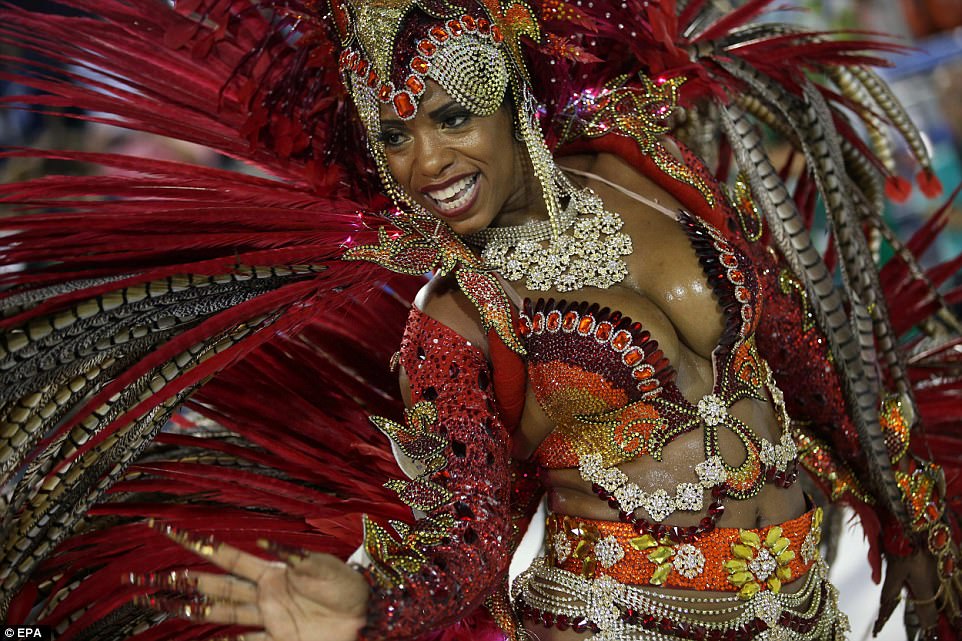 Фотография: Буйство плоти, пота и блесток: Рио-де-Жанейро захватил карнавал №2 - BigPicture.ru