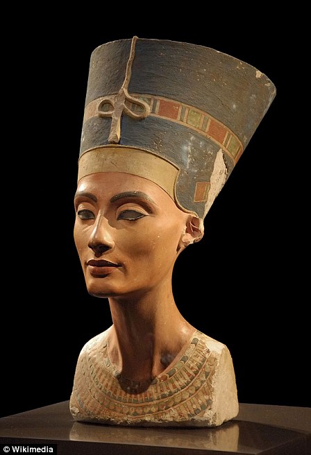 Фотография: Ученые воссоздали лицо царицы Нефертити, и оно не очень похоже на знаменитый бюст №4 - BigPicture.ru