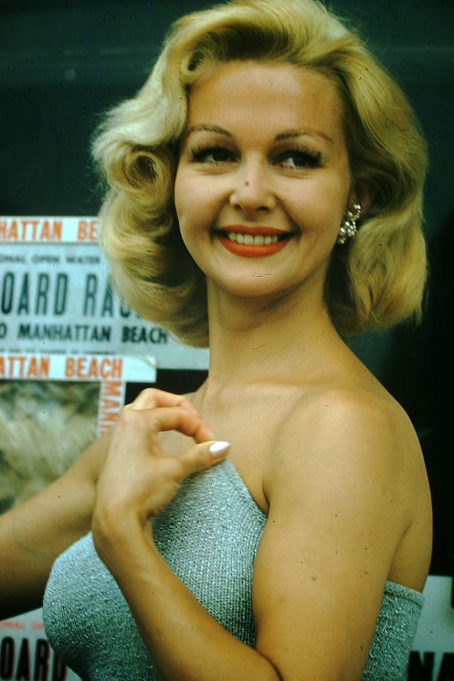 Фотография: Джентльмены предпочитают блондинок: 17 звездных красоток из 50-х, по которым могли бы сохнуть наши дедушки №46 - BigPicture.ru