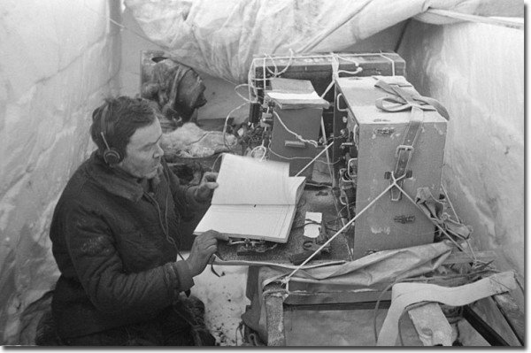 Фотография: Как советская экспедиция создала первую в мире полярную дрейфующую станцию на льдине №5 - BigPicture.ru