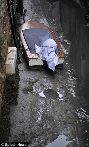 Фотография: Легендарные каналы Венеции высыхают из-за аномальной погоды №6 - BigPicture.ru